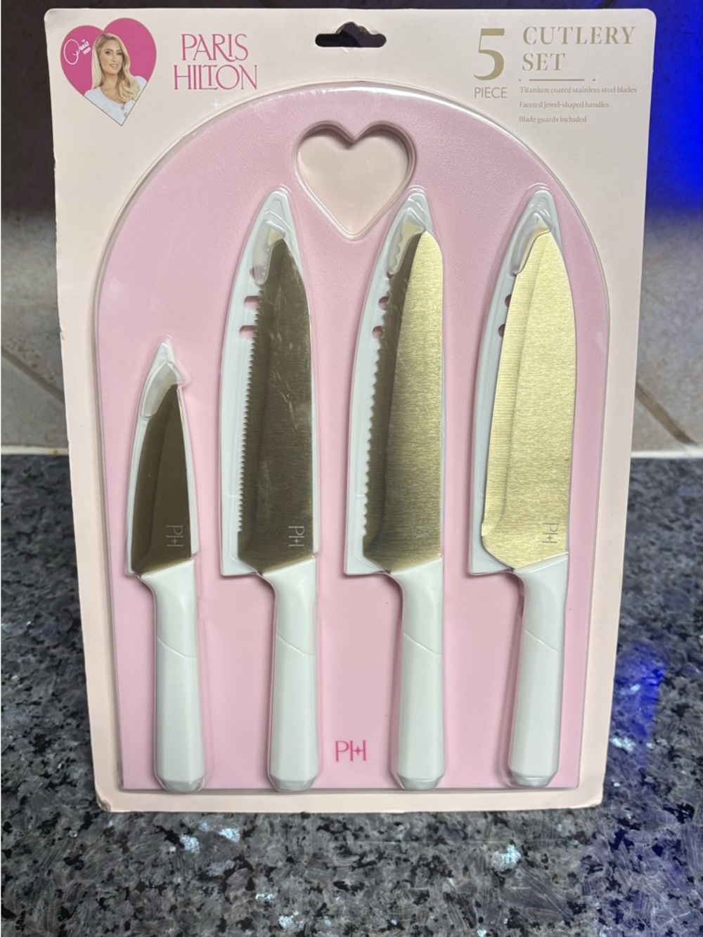 New Paris Hilton 5 Pc Knife Set Knives Pink Heart with pink Cutting Board Gold